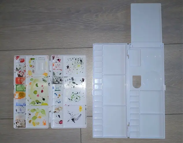 Deux palettes différentes pour l'aquarelle